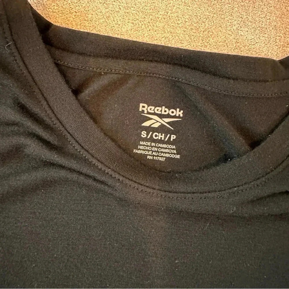Reebok short sleeve t-shirt. Size small. Black. - Picture 3 of 6